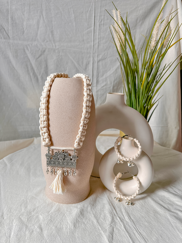 Dhaga Raag Safed Ishq